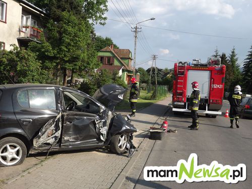 Groźny wypadek na Dąbrowskiego [FOTO]