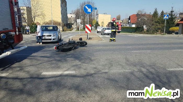 Wypadek z udziałem motocyklisty, pożar samochodu