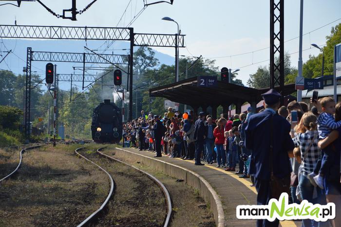 Pociąg retro po raz kolejny tłumnie przywitany przez mieszkańców [FOTO]