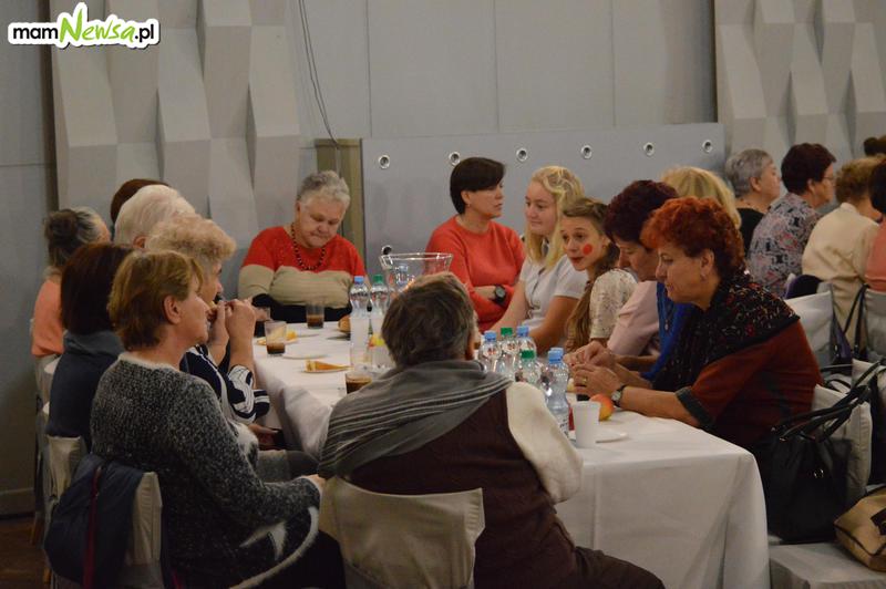 Seniorki z gminy Andrychów integrowały się w domu kultury [FOTO]