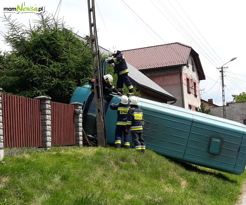 Wypadek busa w Czańcu [FOTO]
