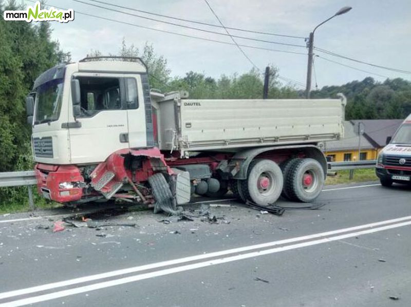 Zderzenie z ciężarówką na drodze krajowej