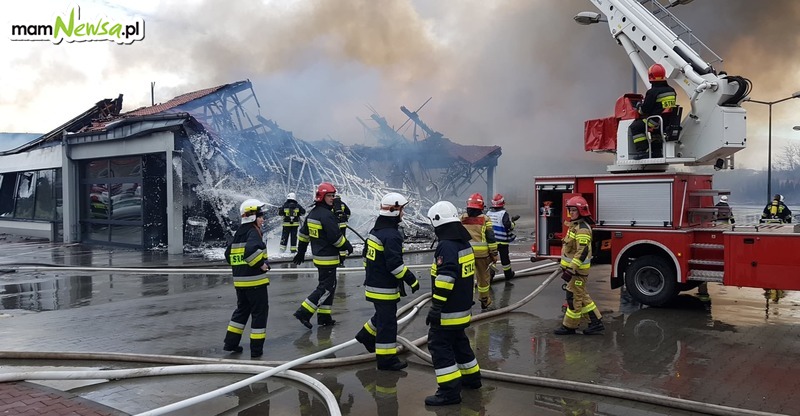Ogromny pożar w jednym z supermarketów na terenie Wadowic [FOTO] [AKTUALIZACJA]