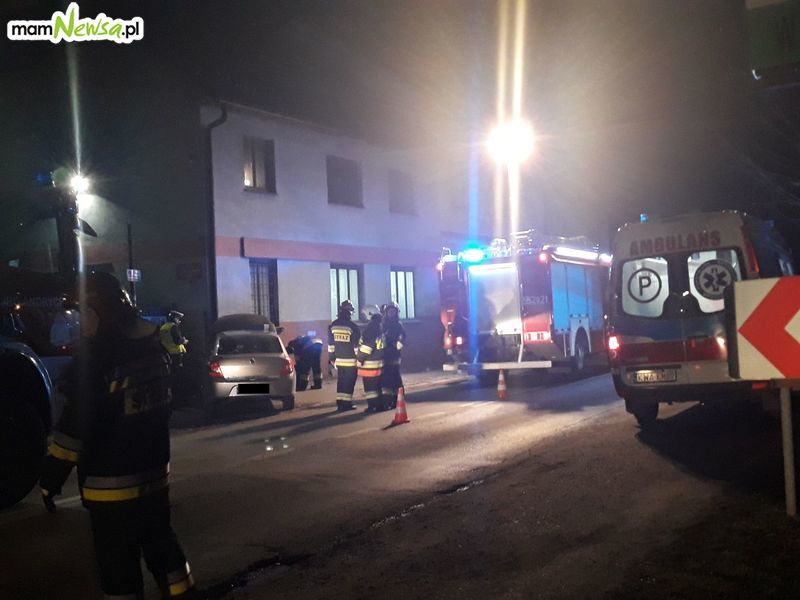 Andrychów: samochód uderzył w budynek [FOTO]