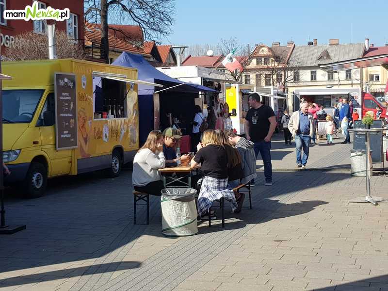 Zlot food trucków na placu Mickiewicza [FOTO]