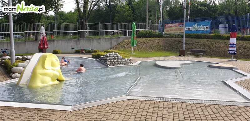 Od soboty basen w Andrychowie pracuje pełną parą. Są pierwsi chętni! [FOTO]