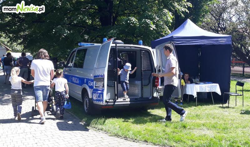 Policjanci promowali bezpieczeństwo podczas imprezy plenerowej w Andrychowie