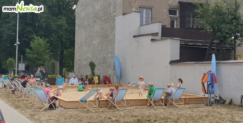 Wakacyjna City Plaża również w sierpniu na placu Mickiewicza