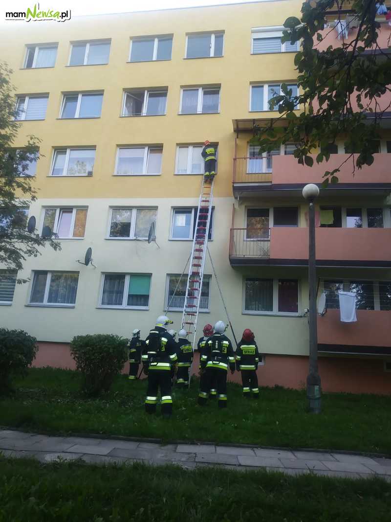 Interwencja strażaków na osiedlu w Andrychowie