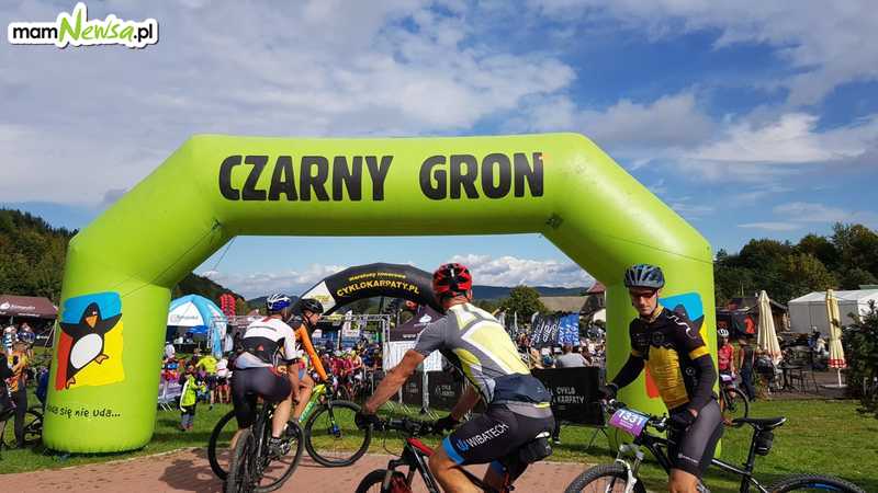 Słynny maraton rowerowy CYKLOKARPATY odbywa się na Czarnym Groniu [FOTO]