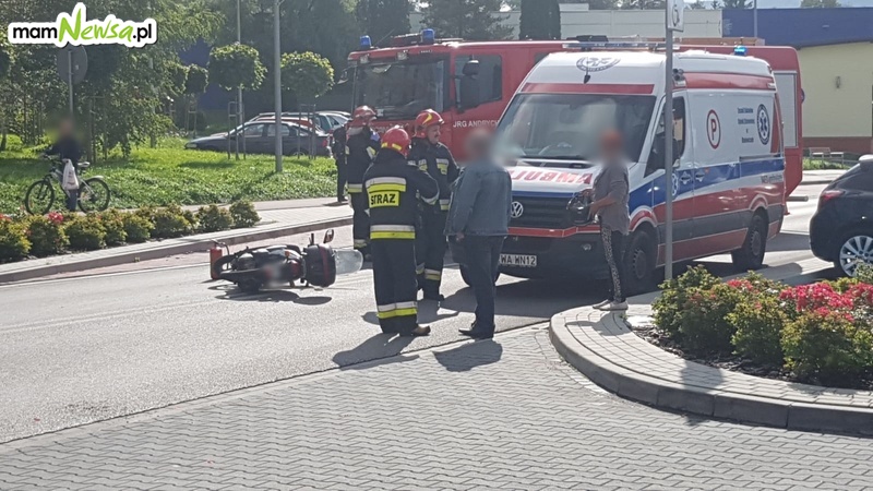 Wypadek w Andrychowie, zderzenie samochodu ze skuterem [FOTO]