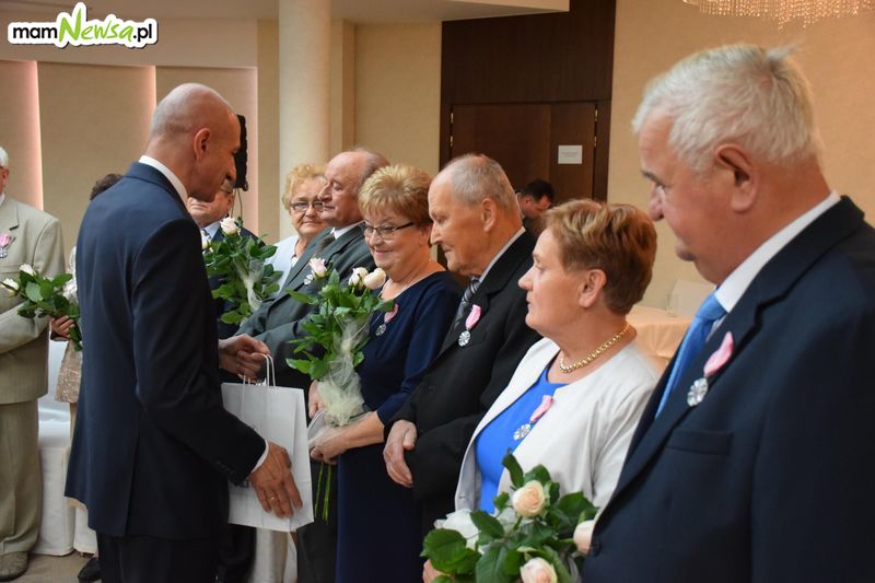 Złote Gody pary z gminy Andrychów świętowały podczas uroczystości w hotelu Czarny Groń [FOTO]