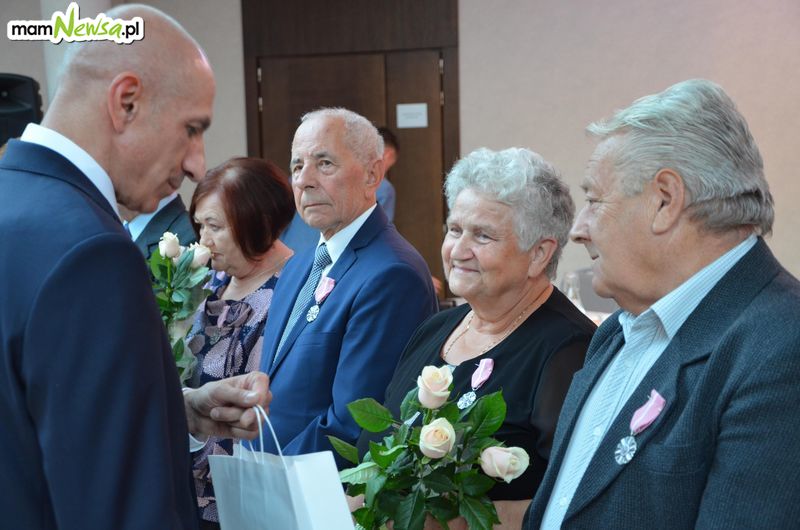 24 pary małżeńskie z gminy Andrychów świętowały Złote Gody [FOTO]