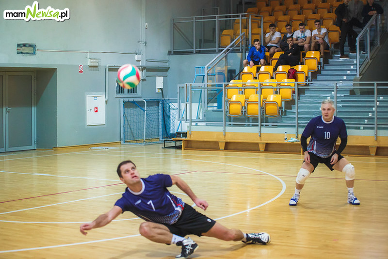 Turniej Siatkówki w Skawinie wygrywają Absolwenci z Andrychowa