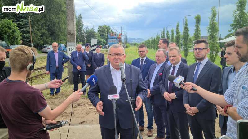 Minister na oficjalnej inauguracji remontu linii kolejowej Wadowice - Andrychów
