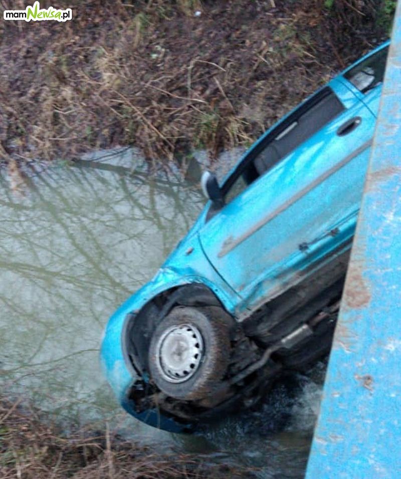 Samochód wpadł do rzeki