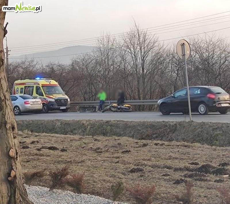 Zderzenie samochodu z motocyklem na Górnicy w Andrychowie