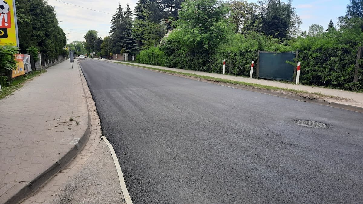 Nowy asfalt na Dąbrowskiego