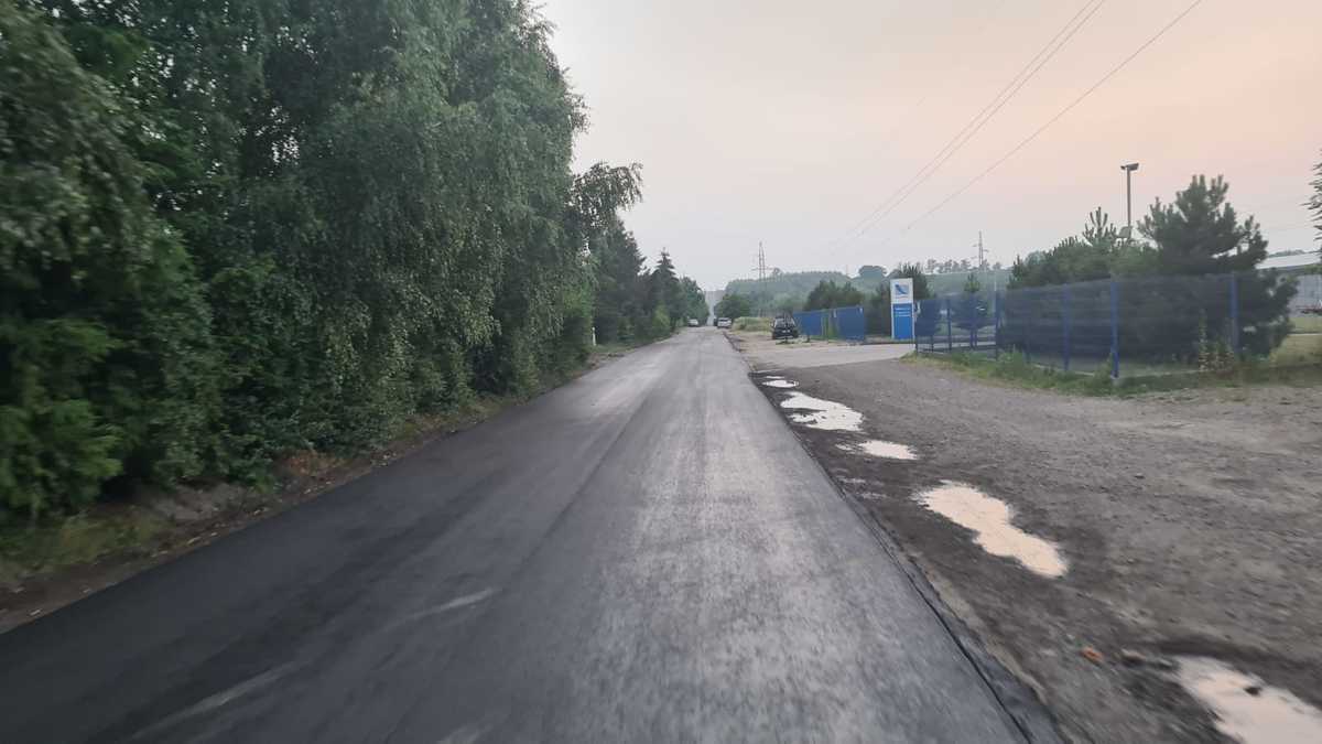 Kawałek nowego asfaltu w Andrychowie [FOTO]