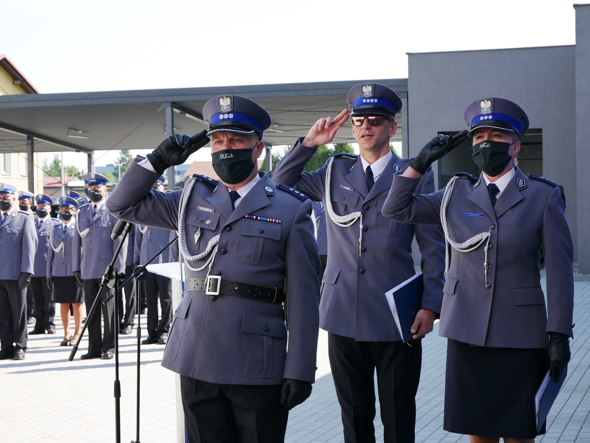 Policjanci po raz pierwszy świętowali przed nową komendą [FOTO]
