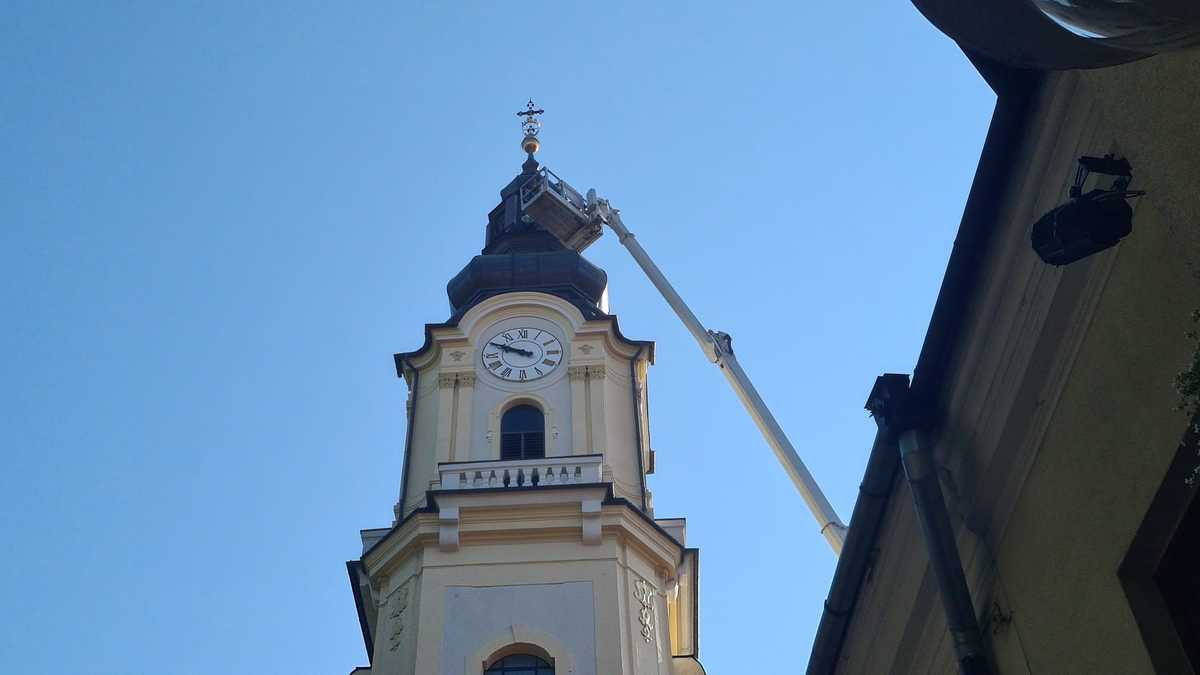 Prace na kościelnej wieży w Andrychowie [FOTO]