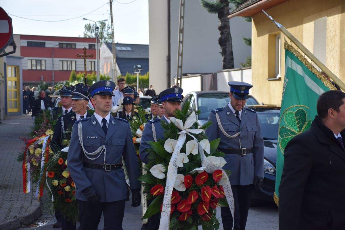 Donald Tusk przyjechał do Kęt na pogrzeb starosty powiatu oświęcimskiego