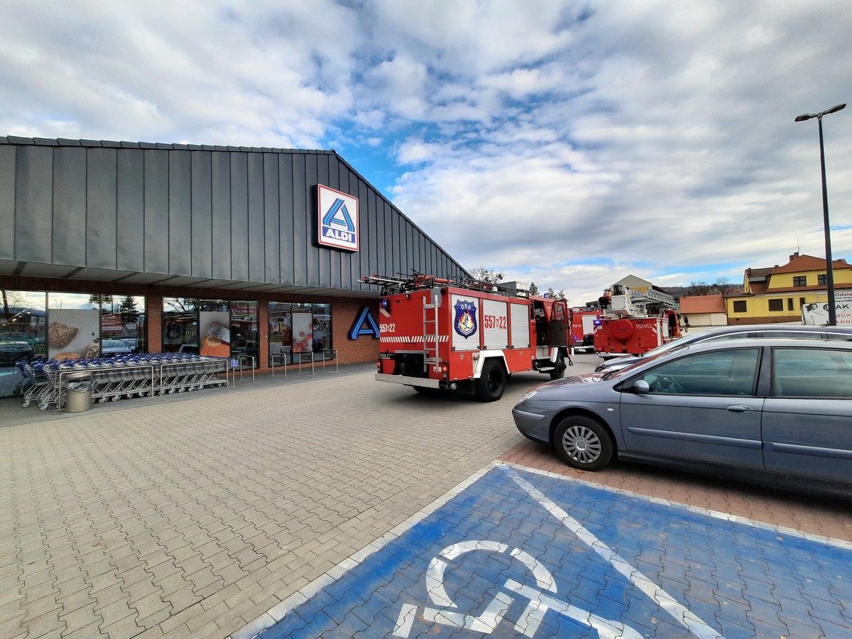 Pożar przy markecie Aldi w Andrychowie
