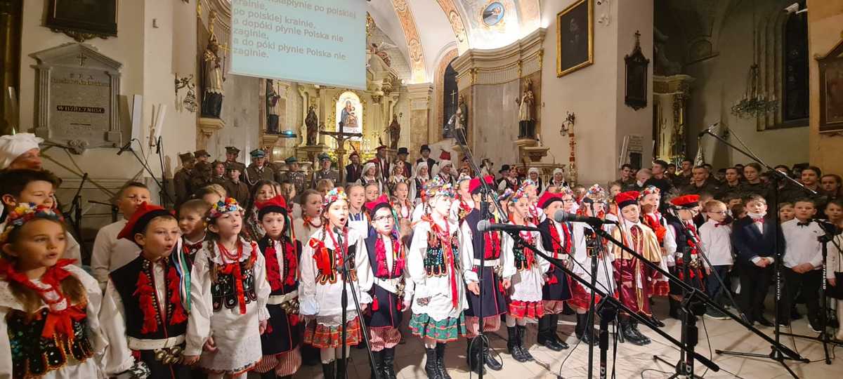 Lekcja Śpiewu Pieśni Patriotycznej już po raz dziewiąty w Andrychowie [FOTO]