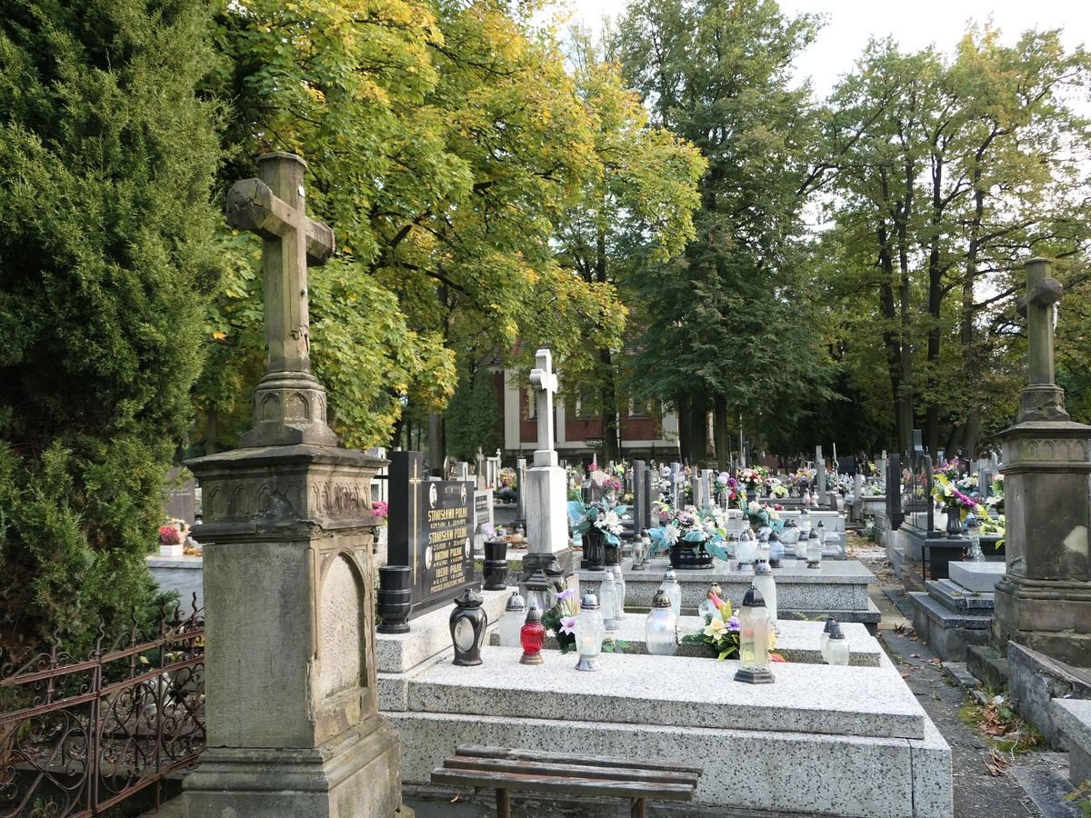 Groby z andrychowskiego cmentarza w internetowej wyszukiwarce