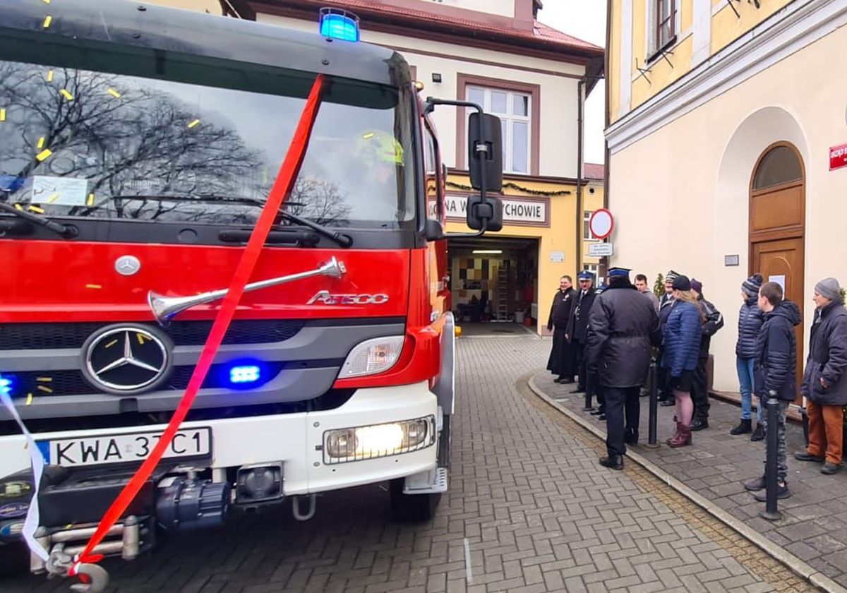 Tak strażacy z Andrychowa witali nowy wóz [VIDEO]