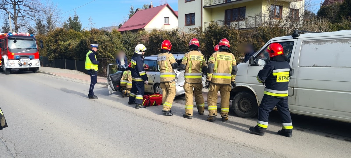 Wypadek na głównej drodze w Rzykach