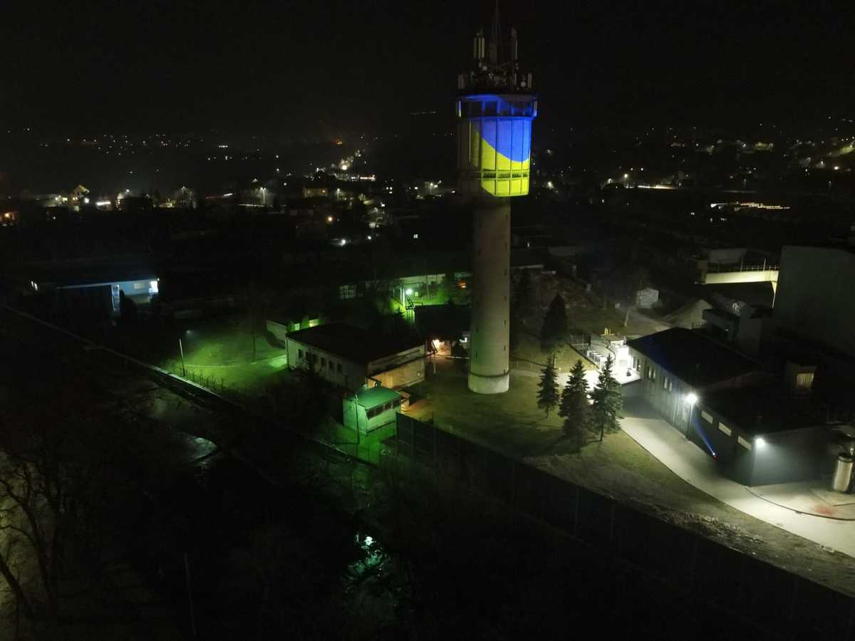 Wieża ciśnień w Andrychowie od dziś w barwach Ukrainy [FOTO]