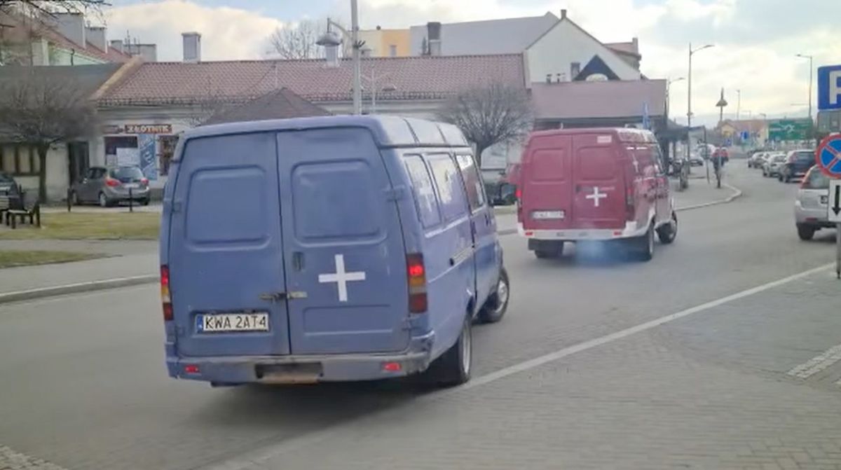 Na Ukrainę wyruszyły dwa wypełnione po brzegi darami auta z Andrychowa [FOTO]