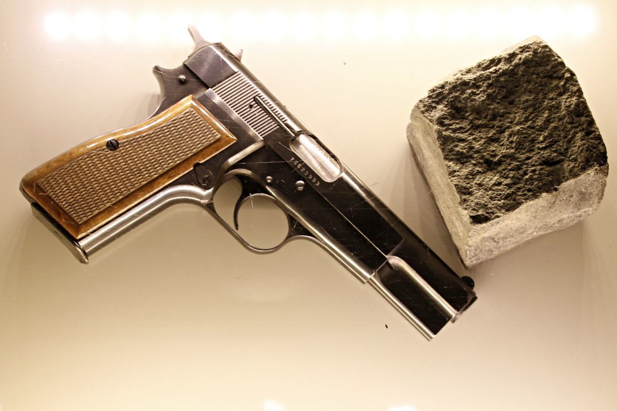 Pistolet z zamachu na Jana Pawła II pozostanie w wadowickim muzeum
