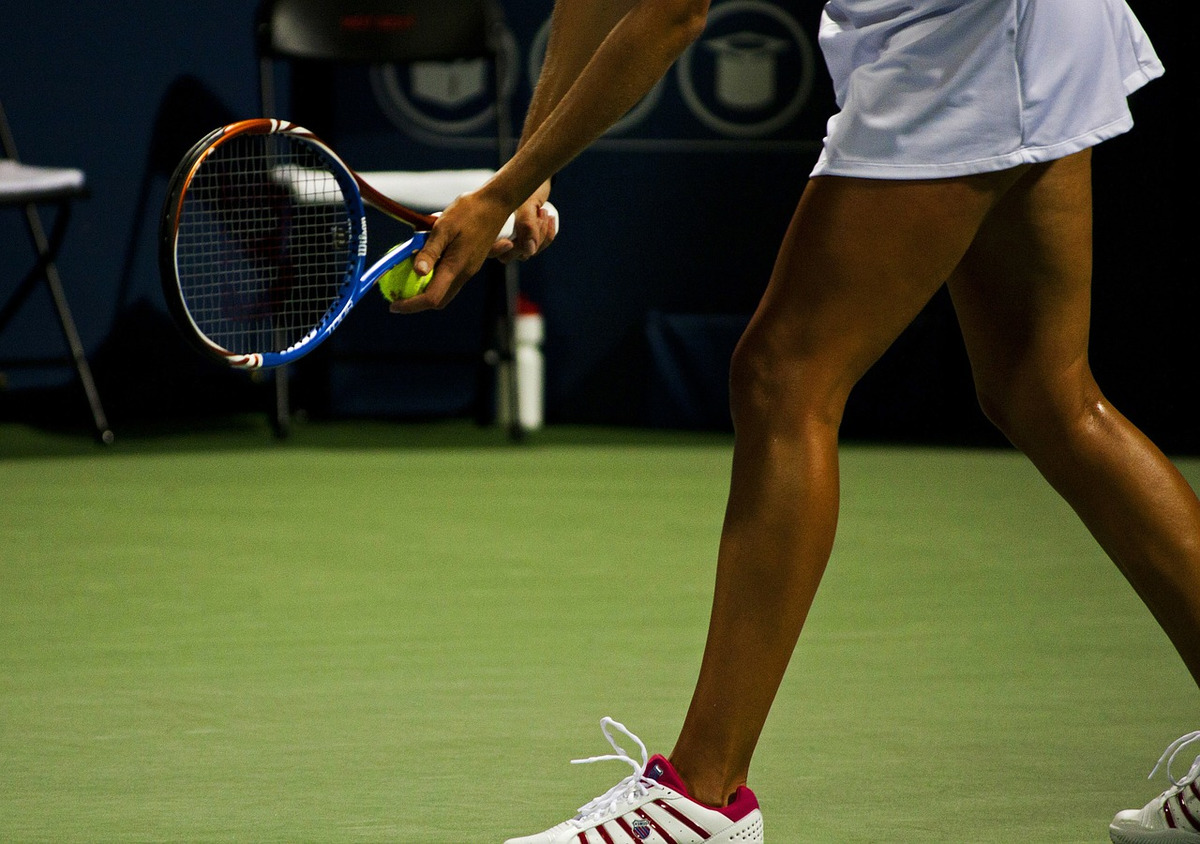 Buty do tenisa – dlaczego warto zainwestować w profesjonalne obuwie tenisowe?