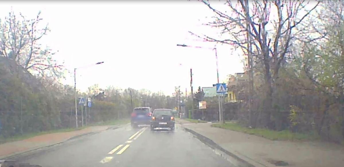 Niebezpieczne wyprzedzanie na drodze Sułkowice - Andrychów [VIDEO]