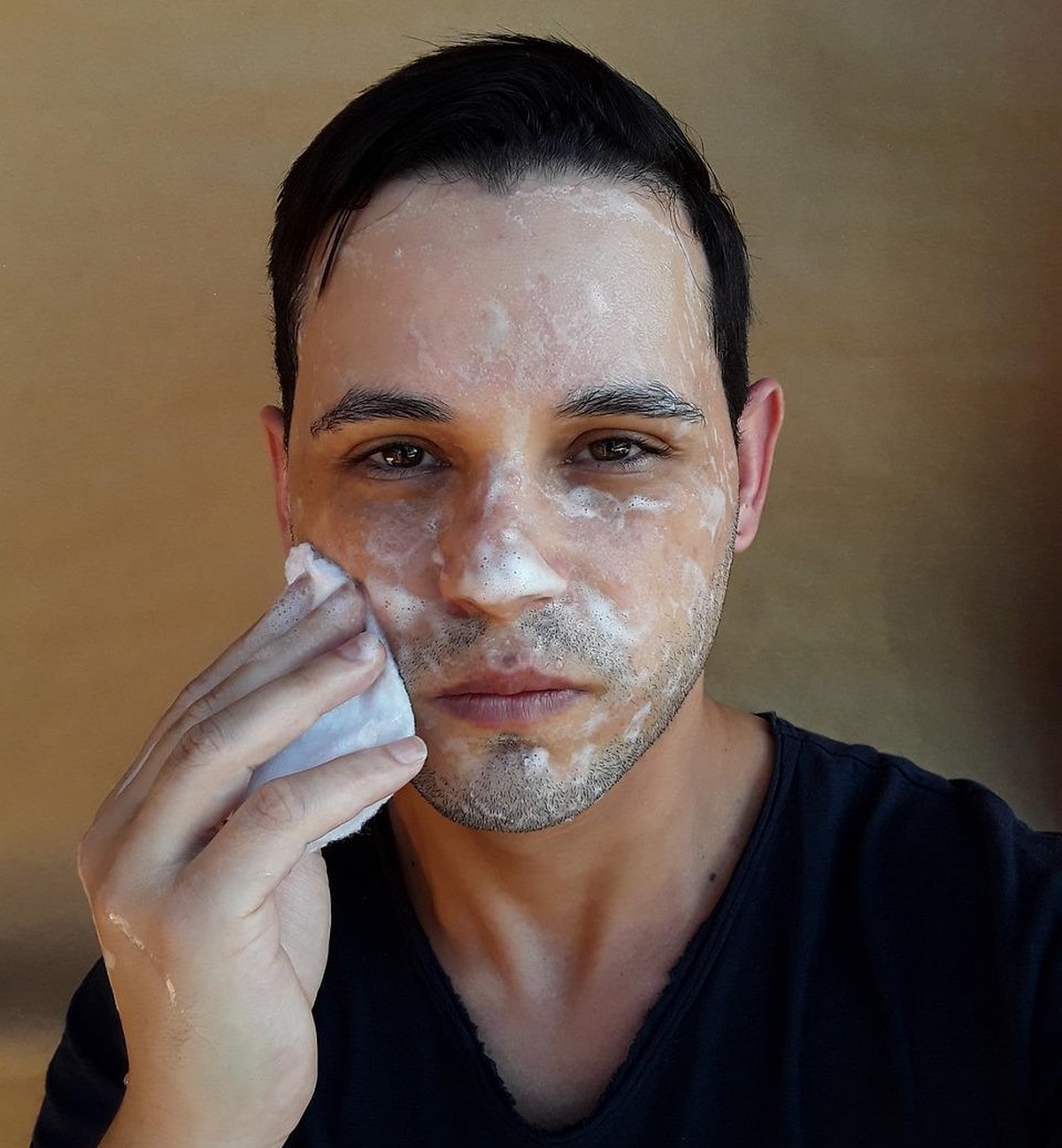 Prawidłowe oczyszczanie twarzy – jak to robić?