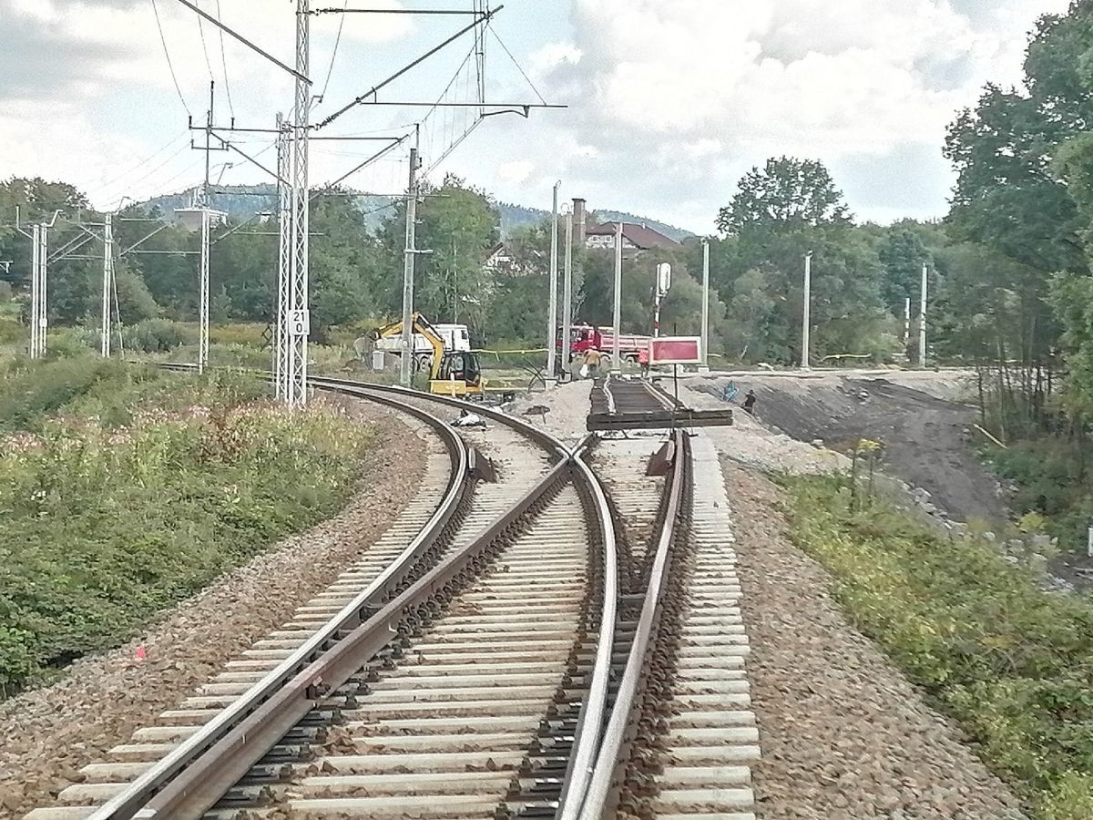 Pociągi wracają na całą linię kolejową łączącą Kraków z Bielskiem