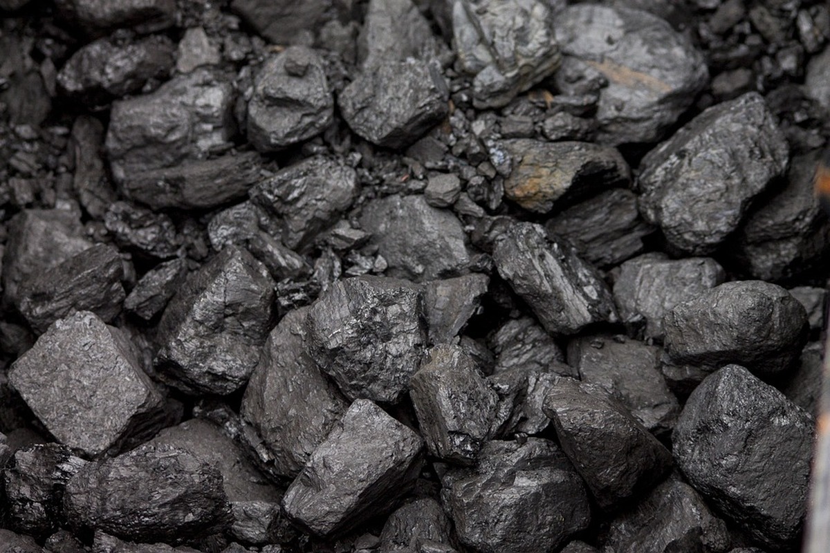 Zamiast ekogroszku, mieszkańcy gminy Andrychów dostają gruby węgiel do rozdrobnienia…
