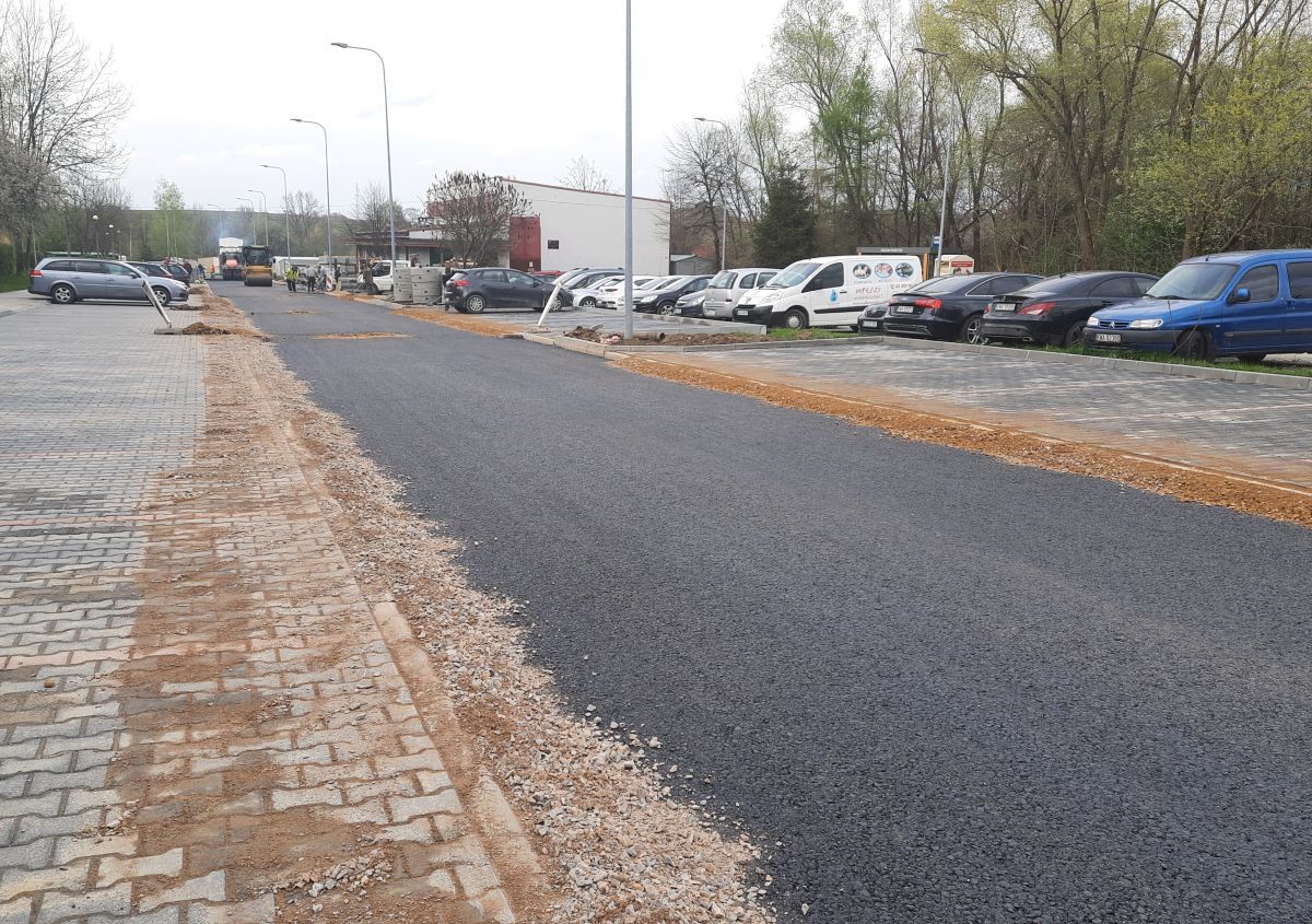 Dziś dzień lania asfaltu w Andrychowie [FOTO]