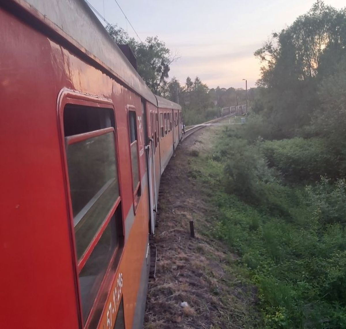 Pociąg utknął w Andrychowie [FOTO] [AKTUALIZACJA]