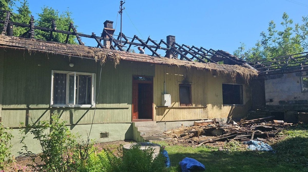 W nocnym pożarze rodzina straciła dach nad głową. Zbiórka na odbudowę domu