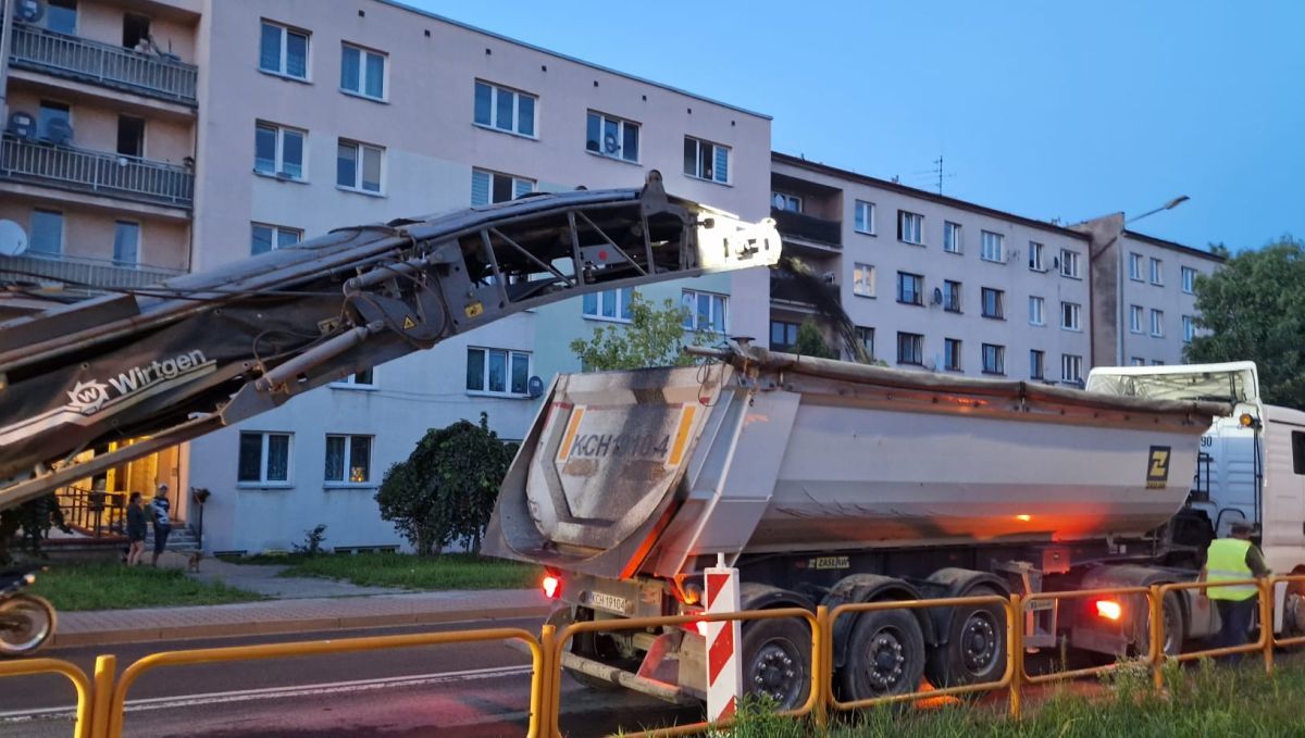 Ruszył nocny remont głównej ulicy Andrychowa. Prace potrwają do września