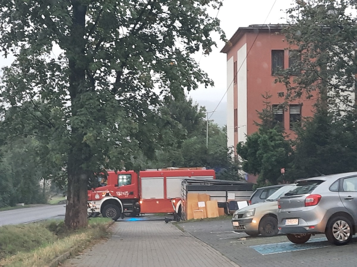 Akcja służb ratowniczych w mieszkaniu na Krakowskiej