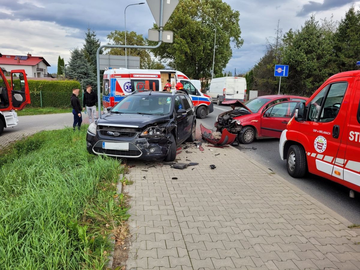 Zderzenie dwóch samochodów na drodze Kęty - Oświęcim [AKTUALIZACJA]