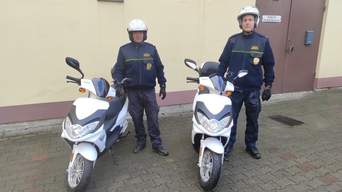 Strażnicy miejscy z Andrychowa dostali nowe skutery elektryczne