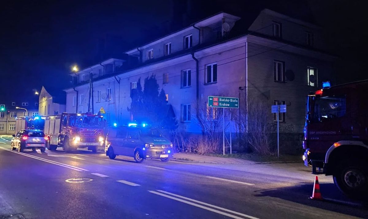 Nocna akcja strażaków w centrum Andrychowa