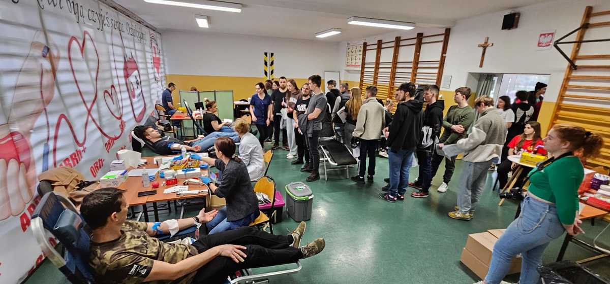 Akcja krwiodawstwa w andrychowskiej szkole [FOTO] [AKTUALIZACJA]