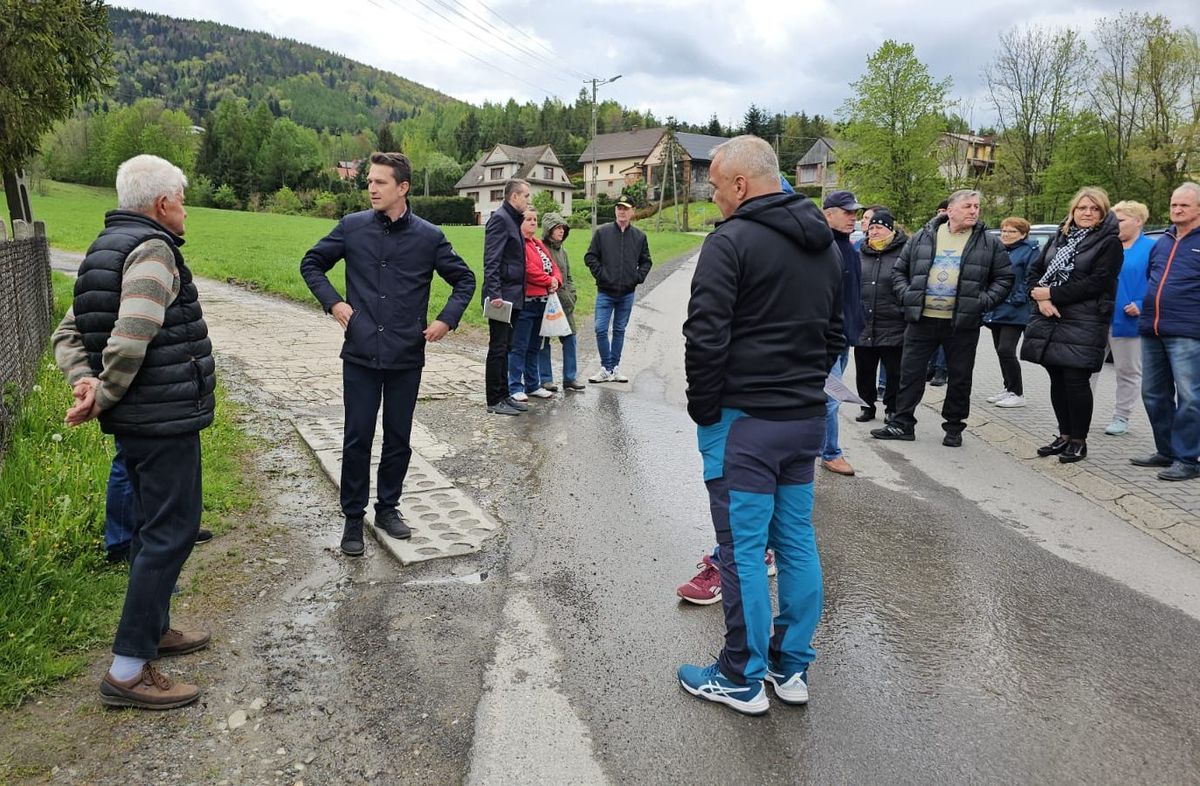 Spór o drogę, mieszkańcy zaprosili na miejsce władze Andrychowa