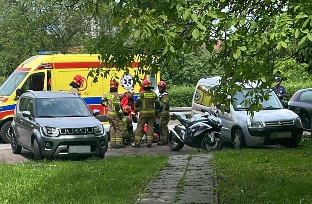 Wypadek motocyklisty. 29-letni mężczyzna trafił do szpitala